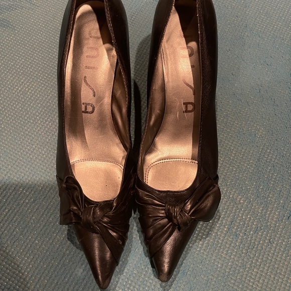 Anthropologie black leather bow pumps heels - Picture 1 of 5